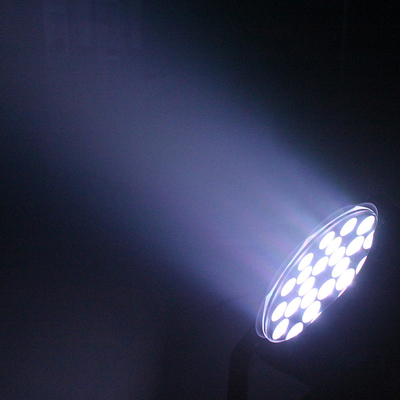 82W LED Par يمكن أن يغسل الضوء المتكافئ 24 * 3W RGBW 4 في 1 مصباح LED مسطح للحفلات