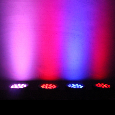 90w LED الاسمية يمكن أن أضواء المرحلة 28 درجة Rgbw متعدد الألوان مضيا أدى أرضية الرقص للديسكو