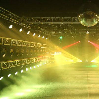 ضوء الحفلة 37 * 10W RGBW رباعي 4 في 1 LED المتحرك غسل الرأس زوم